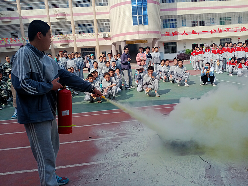 军事化管教青少年叛逆厌学网瘾的学校