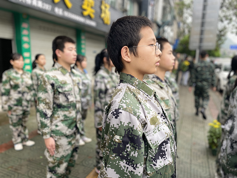 封闭式管理叛逆学生正规网瘾戒除学校