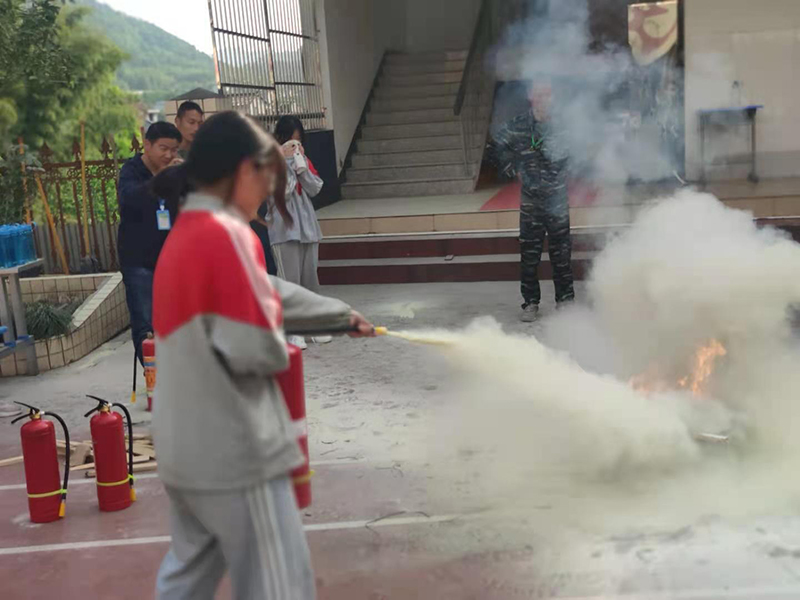 正规的军事化管理叛逆青少年的学校