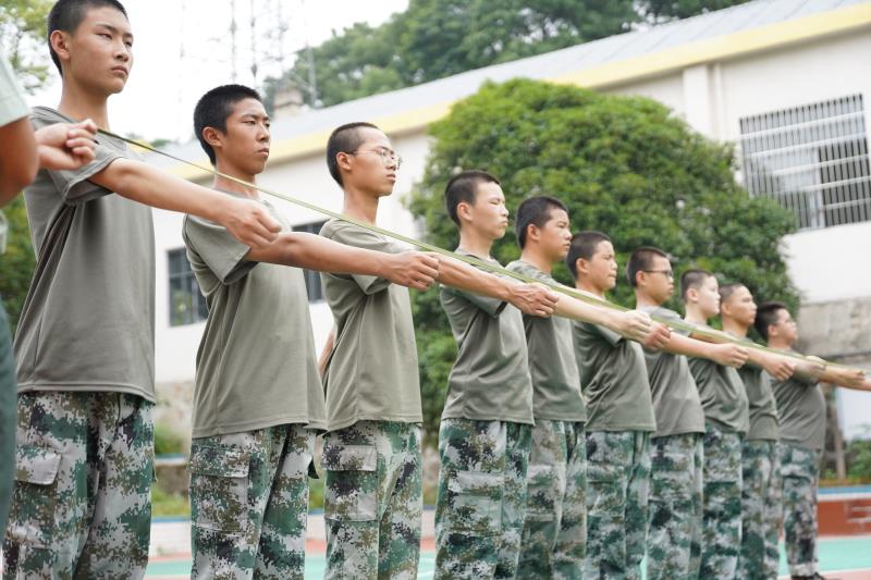 正苗启德特训学校军训课程