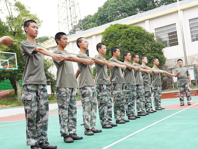军事化管理军训课程
