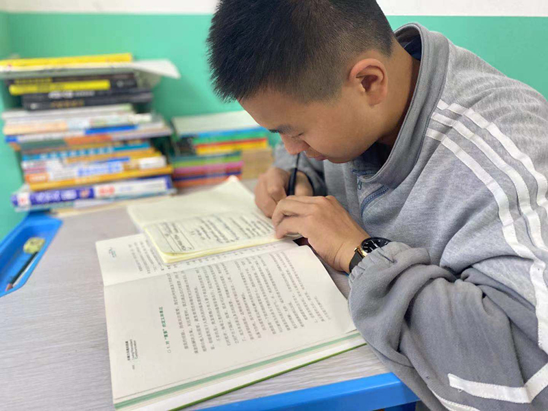 青浦叛逆青春期孩子的正规封闭式管教学校