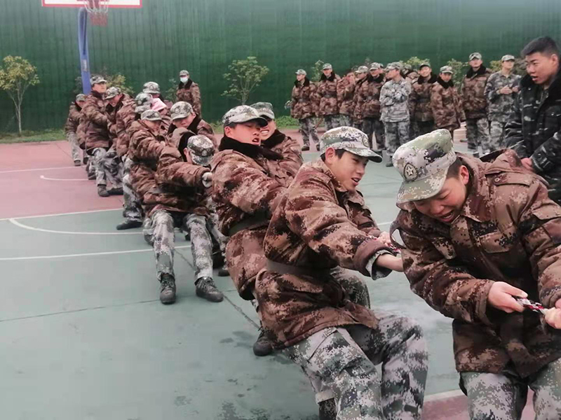 孩子叛逆不听话厌学逃课的全封闭学校