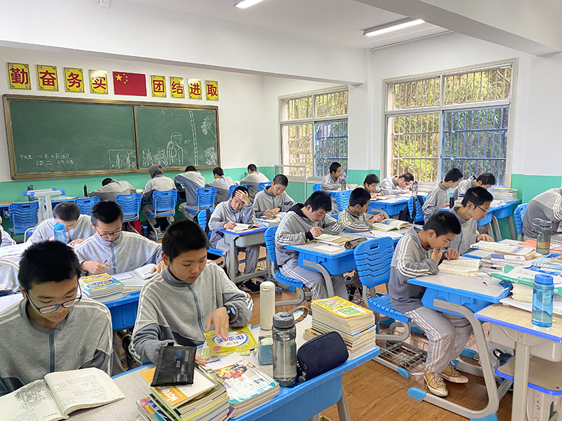 叛逆孩子全封闭教育学校