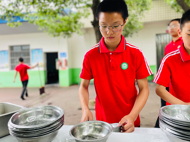 新余封闭式学校